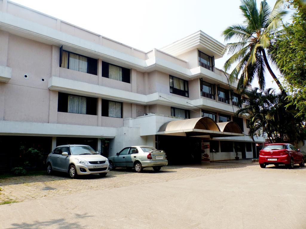 Hotel Highway Garden Kochi Esterno foto