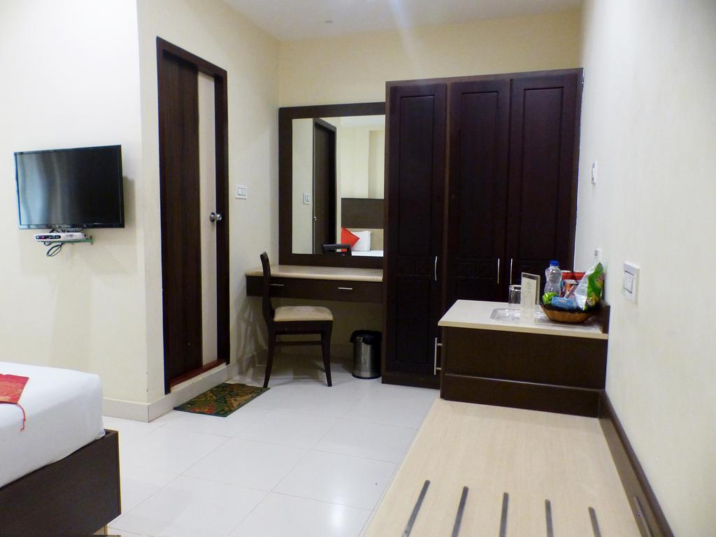 Hotel Highway Garden Kochi Esterno foto